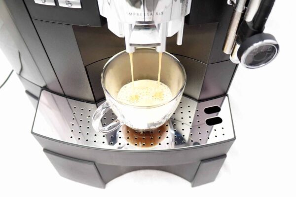 Kaffee-/ Espressovollautomat Jura Impressa XS 9 · One Touch – Bild 5